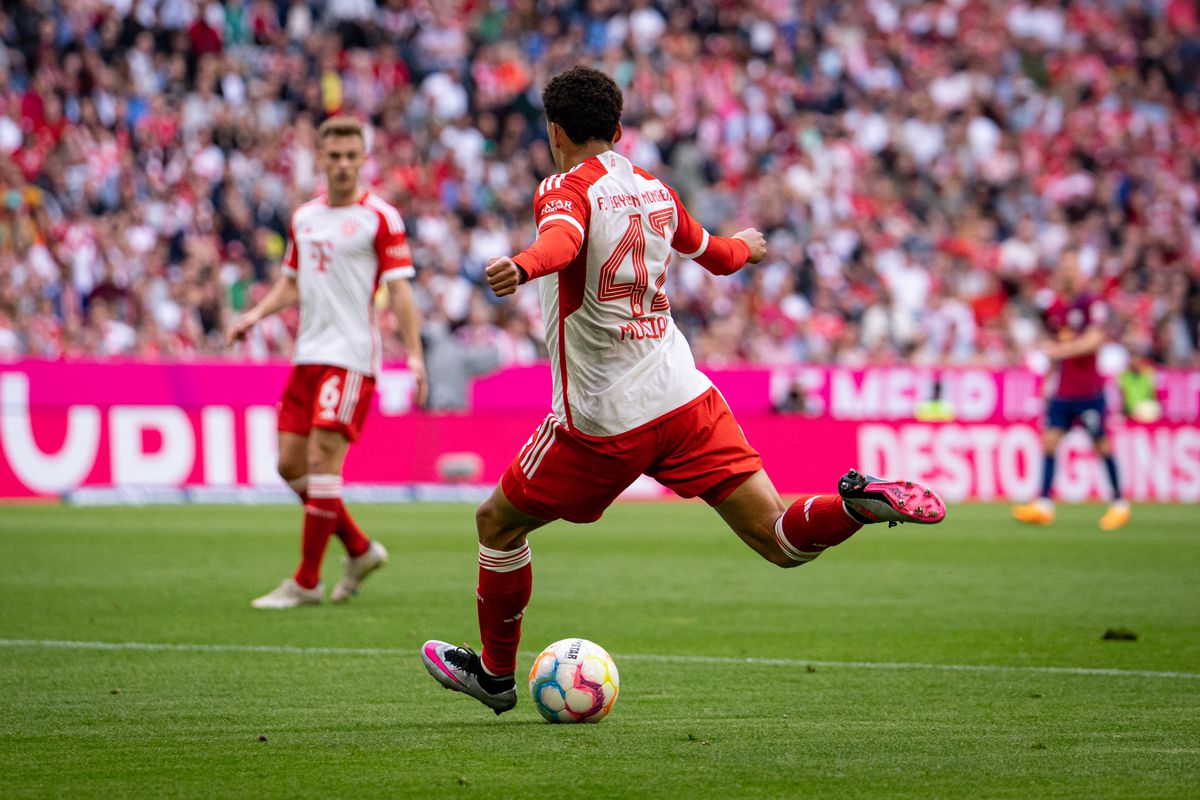 Nhận định phong độ thi đấu Augsburg vs Bayern Munich
